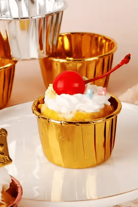Gold And Gold Foil Baking Paper Cup - B38xH30 - TEM IMPORTS™