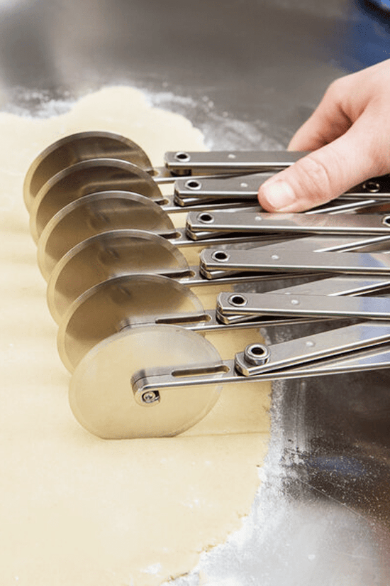 Kookie® Pastry 6 Wheel Dough Cutter - TEM IMPORTS™