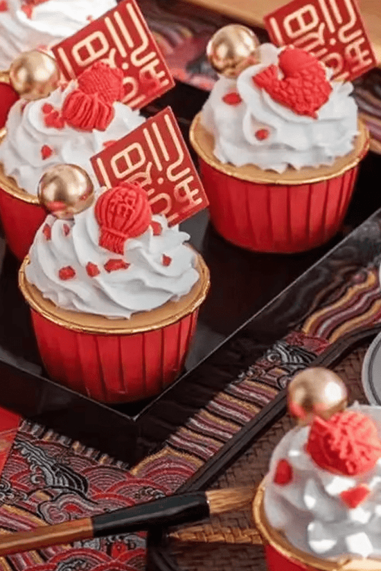 Red And Gold Foil Baking Paper Cup - B44xH35 - TEM IMPORTS™